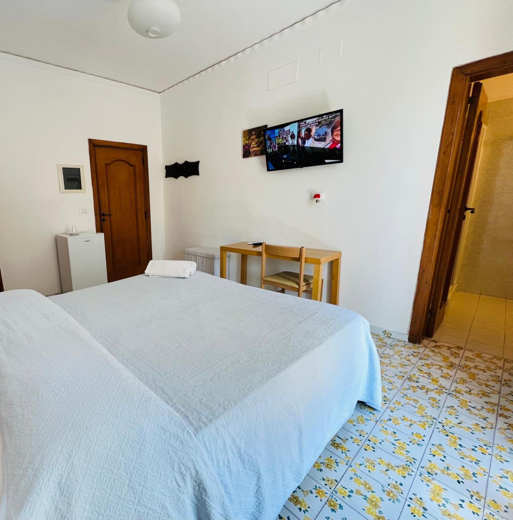 Villa Thomas Bb Conduzione Familiare Forio di Ischia Exterior foto