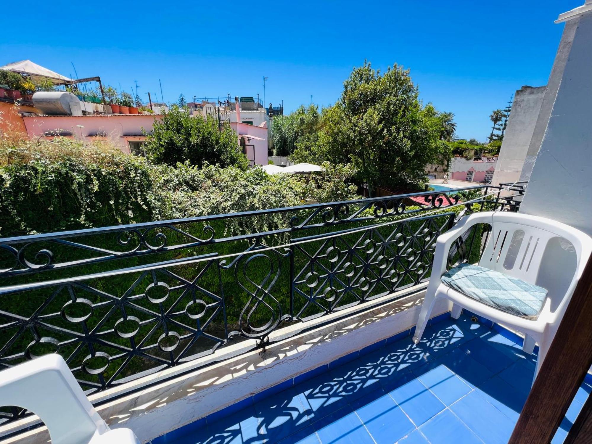 Villa Thomas Bb Conduzione Familiare Forio di Ischia Exterior foto