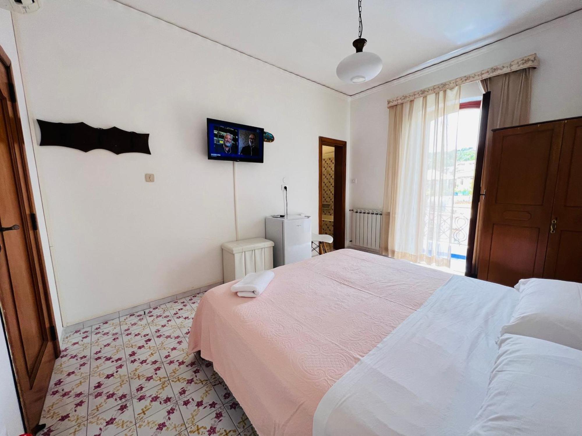 Villa Thomas Bb Conduzione Familiare Forio di Ischia Exterior foto